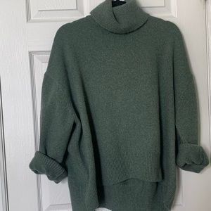 H&M Oversized Green Turtle-neck